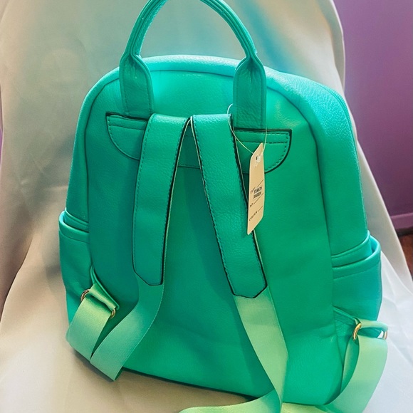 Green backpack medium size good for school - Picture 2 of 8